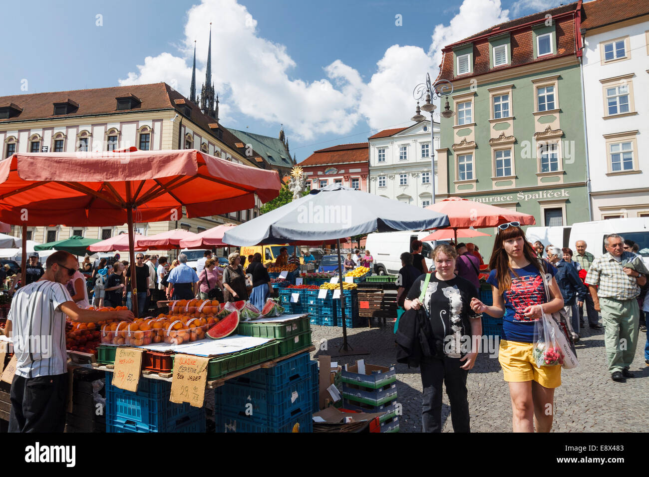https://mdw-travel-data-us-east-1.s3.amazonaws.com/img/country/Czech-Republic/Cabbage-Market/img_03.jpg