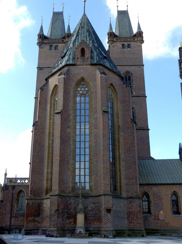 https://mdw-travel-data-us-east-1.s3.amazonaws.com/img/country/Czech-Republic/Cathedral-of-the-Holy-Spirit/img_00.jpg