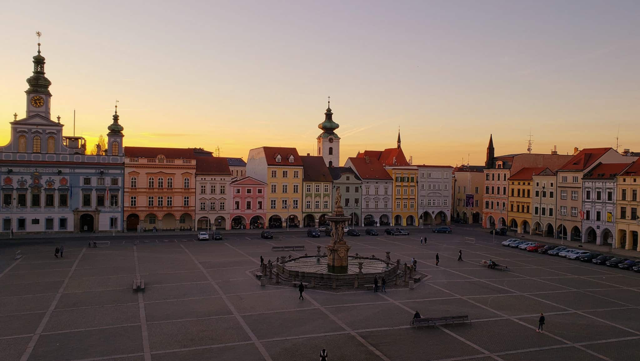https://mdw-travel-data-us-east-1.s3.amazonaws.com/img/country/Czech-Republic/Ceske-Budejovice-Historic-Center/img_01.jpg