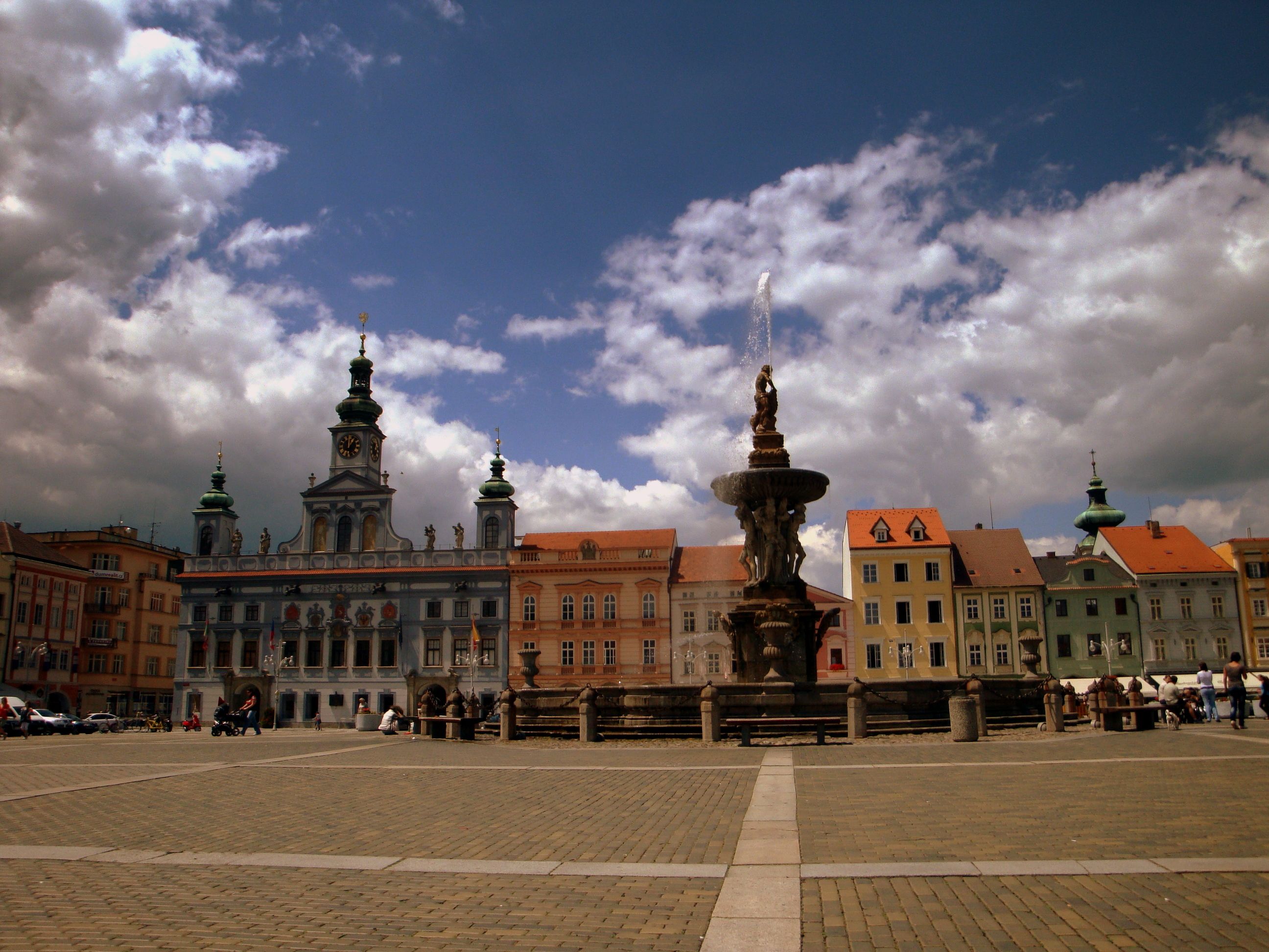 https://mdw-travel-data-us-east-1.s3.amazonaws.com/img/country/Czech-Republic/Ceske-Budejovice-Historic-Center/img_03.jpg