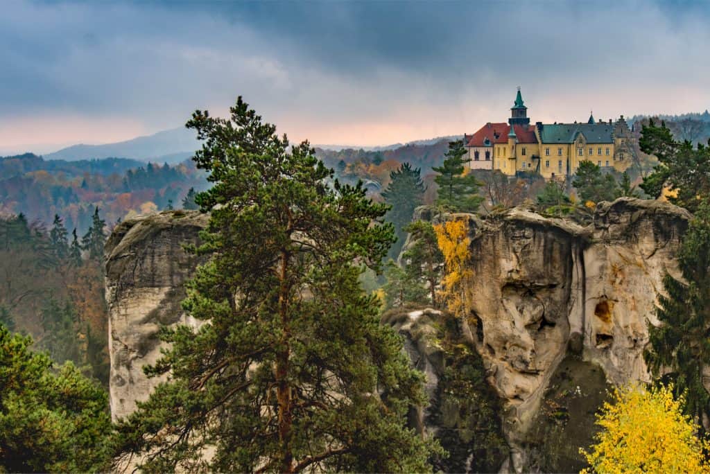https://mdw-travel-data-us-east-1.s3.amazonaws.com/img/country/Czech-Republic/Chrudim-Gate-of-the-Bohemian-Paradise/img_00.jpg