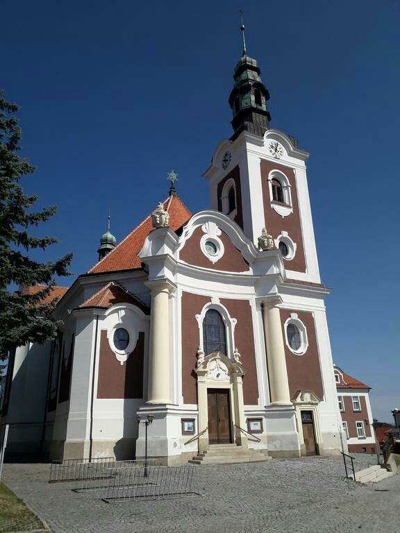 https://mdw-travel-data-us-east-1.s3.amazonaws.com/img/country/Czech-Republic/Church-of-St-Elizabeth/img_03.jpg
