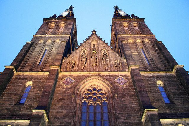 https://mdw-travel-data-us-east-1.s3.amazonaws.com/img/country/Czech-Republic/Church-of-St-Peter-and-Paul/img_03.jpg