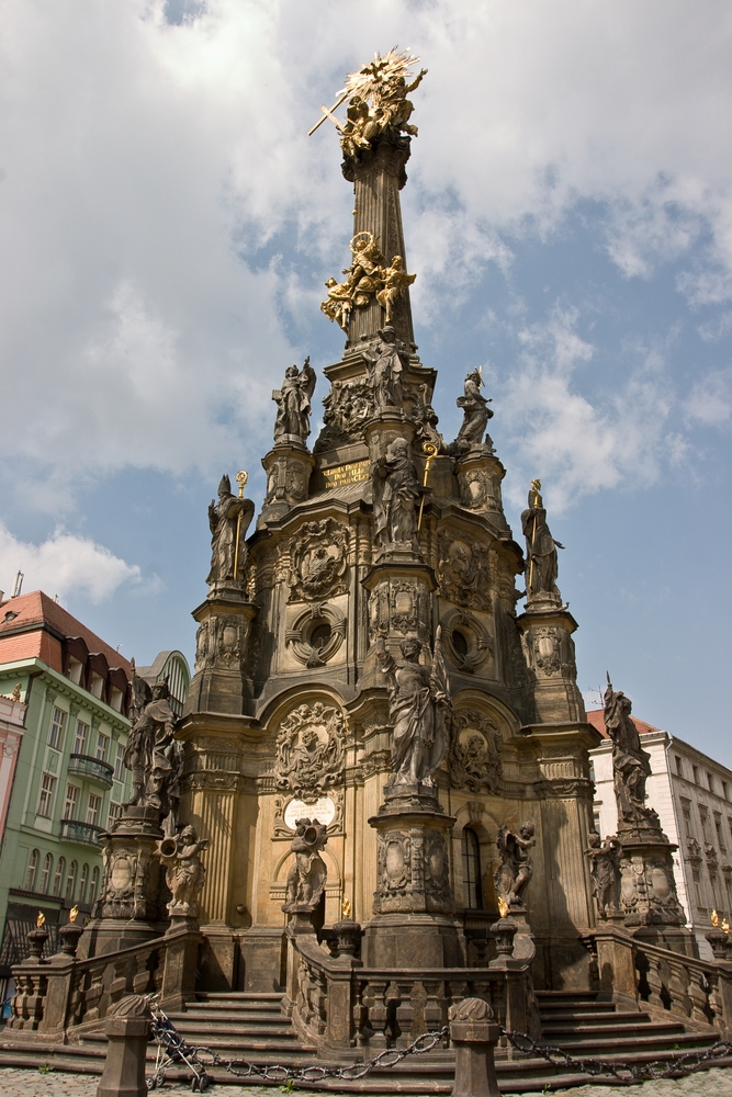 https://mdw-travel-data-us-east-1.s3.amazonaws.com/img/country/Czech-Republic/Church-of-the-Holy-Trinity/img_00.jpg