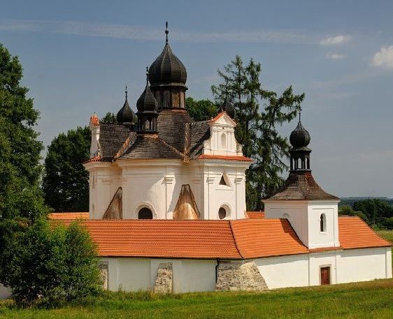 https://mdw-travel-data-us-east-1.s3.amazonaws.com/img/country/Czech-Republic/Church-of-the-Holy-Trinity/img_01.jpg