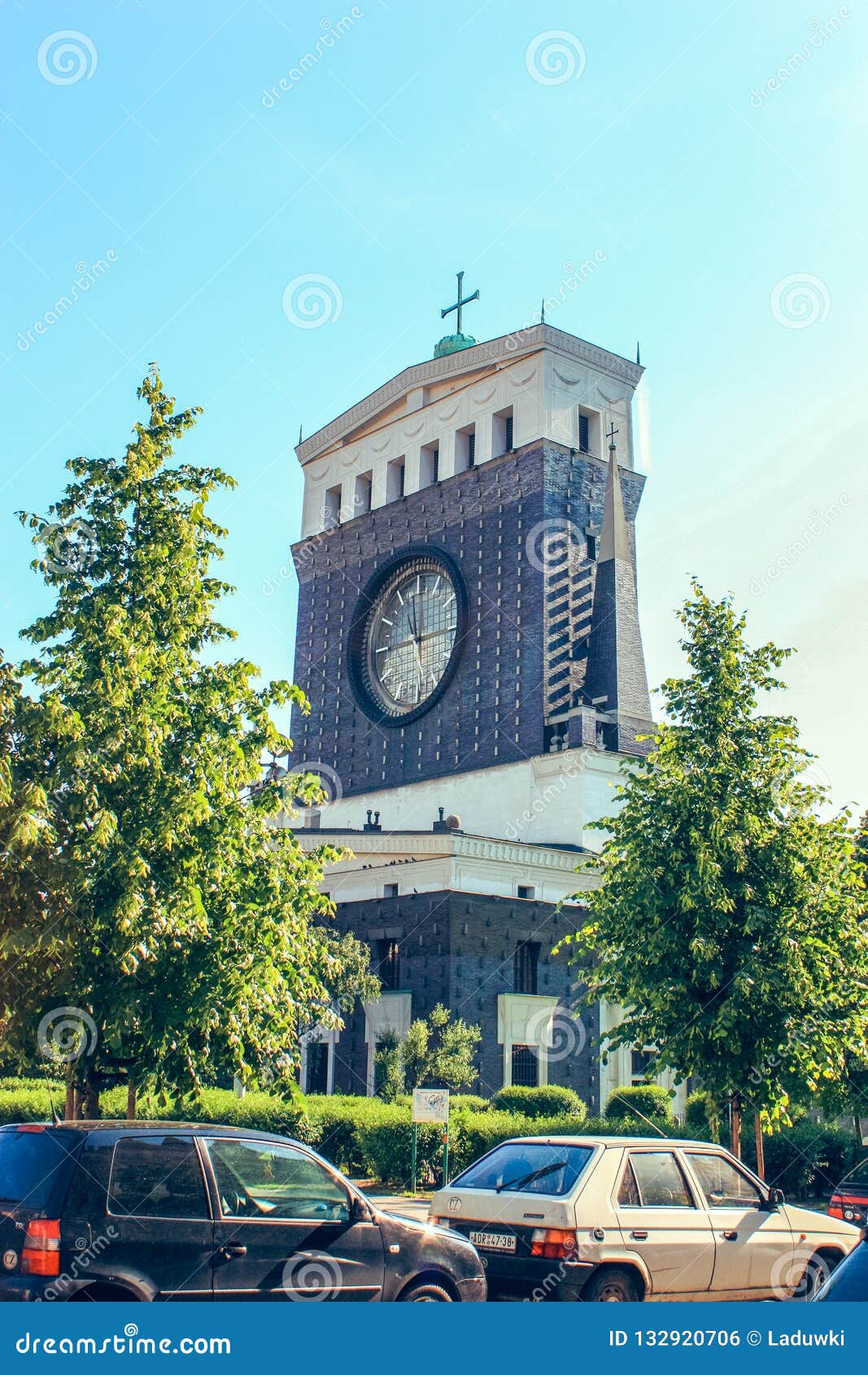 https://mdw-travel-data-us-east-1.s3.amazonaws.com/img/country/Czech-Republic/Church-of-the-Sacred-Heart-of-Jesus/img_02.jpg