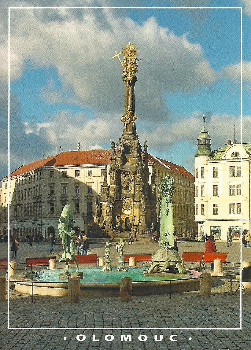 https://mdw-travel-data-us-east-1.s3.amazonaws.com/img/country/Czech-Republic/Column-of-the-Holy-Trinity/img_03.jpg