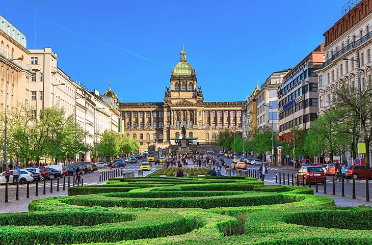 https://mdw-travel-data-us-east-1.s3.amazonaws.com/img/country/Czech-Republic/Ctyri-Dvory-Shopping-Center/img_00.jpg