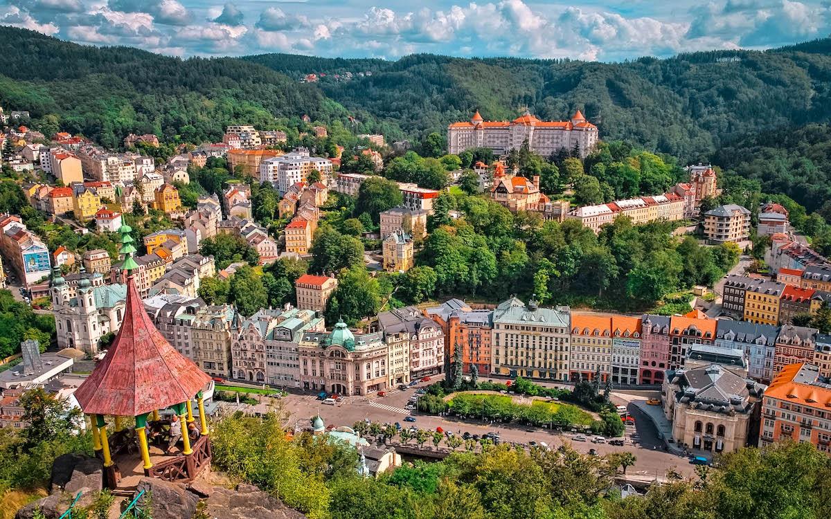 https://mdw-travel-data-us-east-1.s3.amazonaws.com/img/country/Czech-Republic/Diana-Tower/img_03.jpg