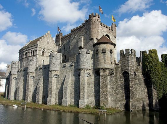 https://mdw-travel-data-us-east-1.s3.amazonaws.com/img/country/Czech-Republic/Doksy-Castle/img_05.jpg