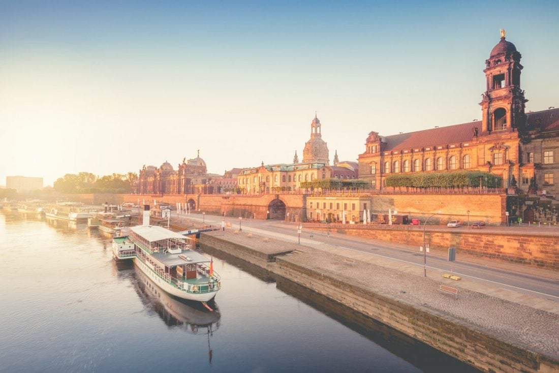 https://mdw-travel-data-us-east-1.s3.amazonaws.com/img/country/Czech-Republic/Dresden-River-Steamers/img_01.jpg