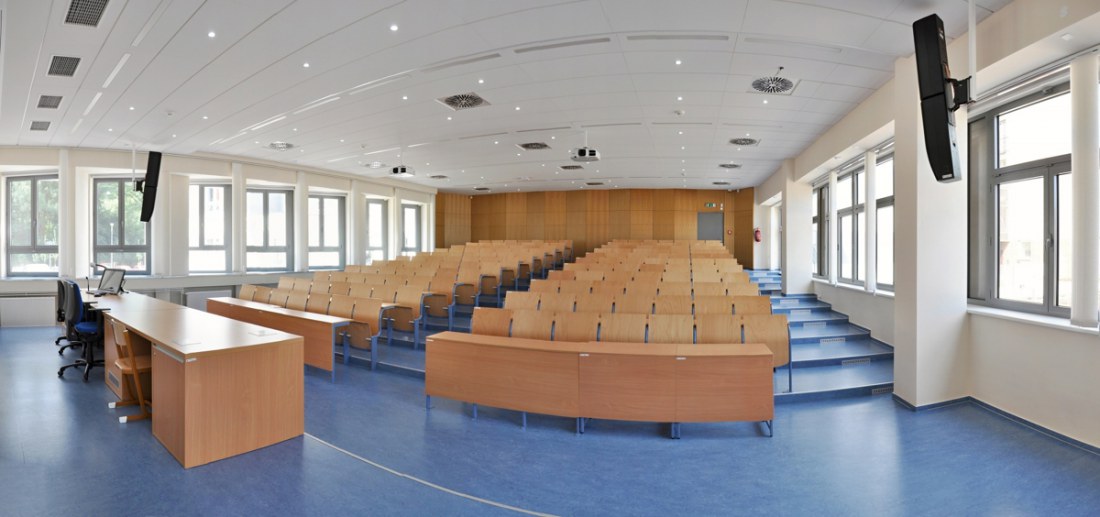 https://mdw-travel-data-us-east-1.s3.amazonaws.com/img/country/Czech-Republic/East-Campus-of-the-University-of-Pardubice/img_02.jpg