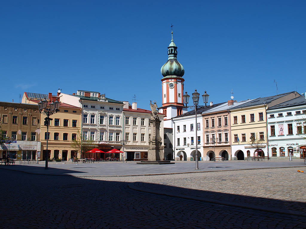 https://mdw-travel-data-us-east-1.s3.amazonaws.com/img/country/Czech-Republic/Frydek-Mistek/img_01.jpg