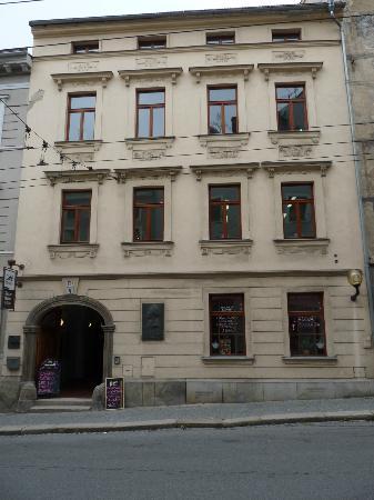 https://mdw-travel-data-us-east-1.s3.amazonaws.com/img/country/Czech-Republic/Gustav-Mahler-House/img_03.jpg