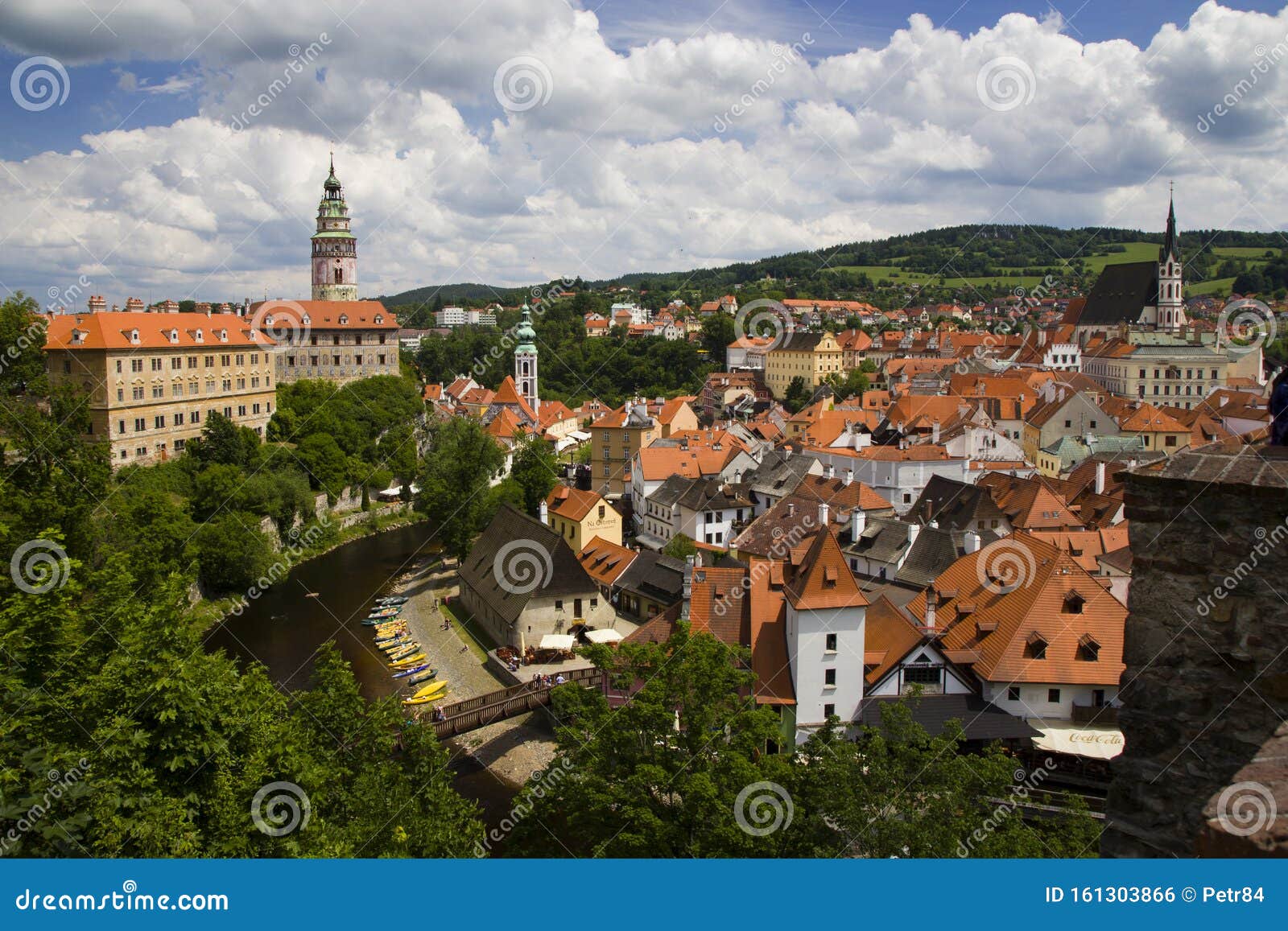 https://mdw-travel-data-us-east-1.s3.amazonaws.com/img/country/Czech-Republic/Historic-Center-of-Cesky-Krumlov/img_01.jpg