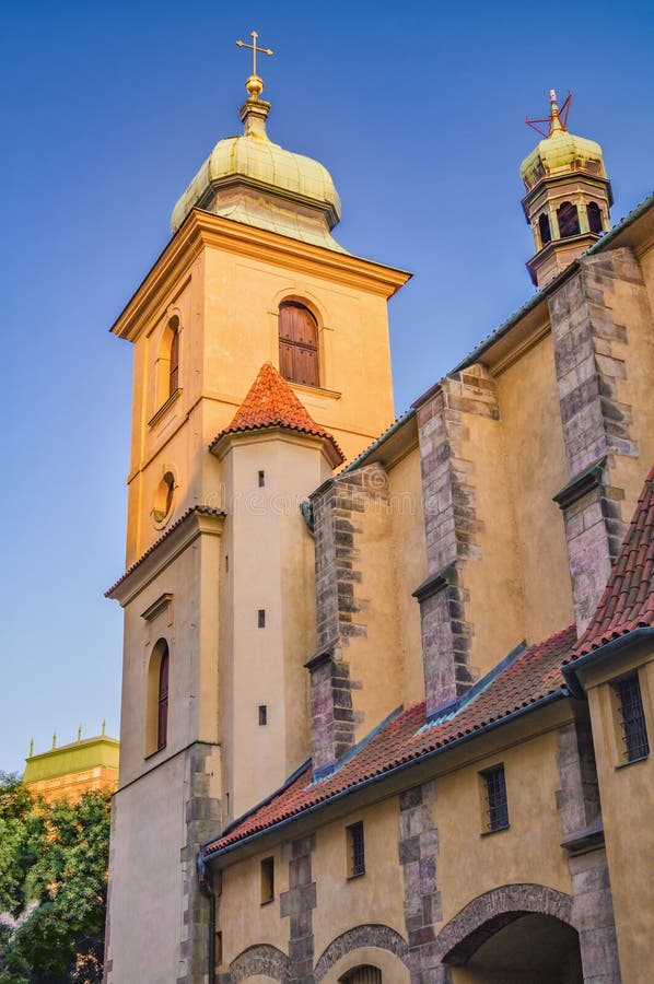 https://mdw-travel-data-us-east-1.s3.amazonaws.com/img/country/Czech-Republic/Holy-Ghost-Church/img_00.jpg