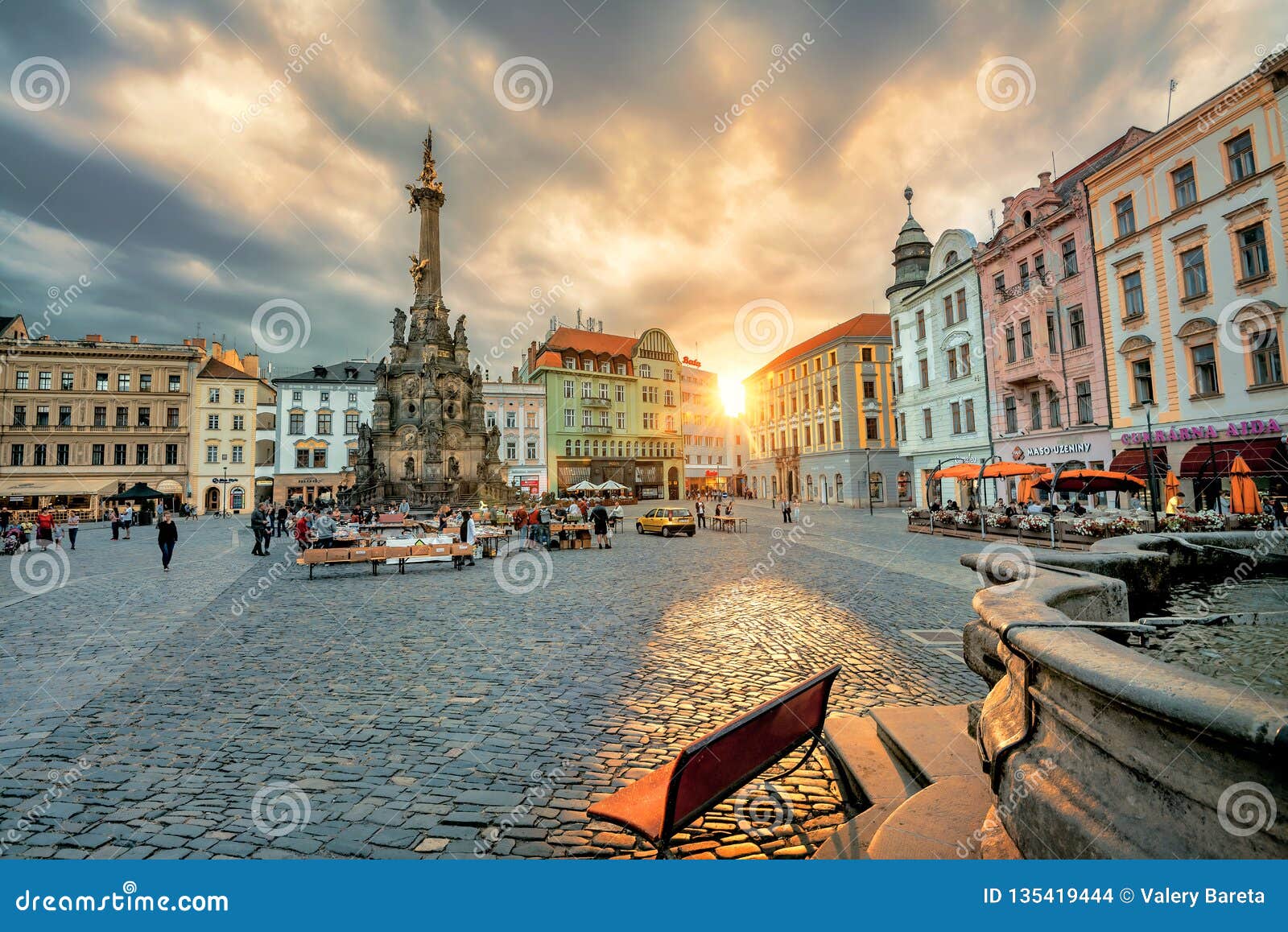 https://mdw-travel-data-us-east-1.s3.amazonaws.com/img/country/Czech-Republic/Holy-Trinity-Cathedral/img_01.jpg