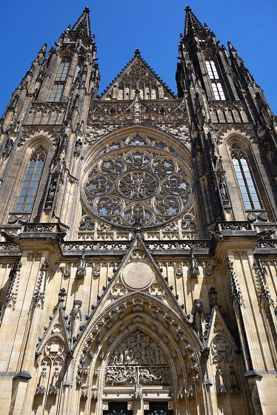 https://mdw-travel-data-us-east-1.s3.amazonaws.com/img/country/Czech-Republic/Holy-Trinity-Cathedral/img_02.jpg