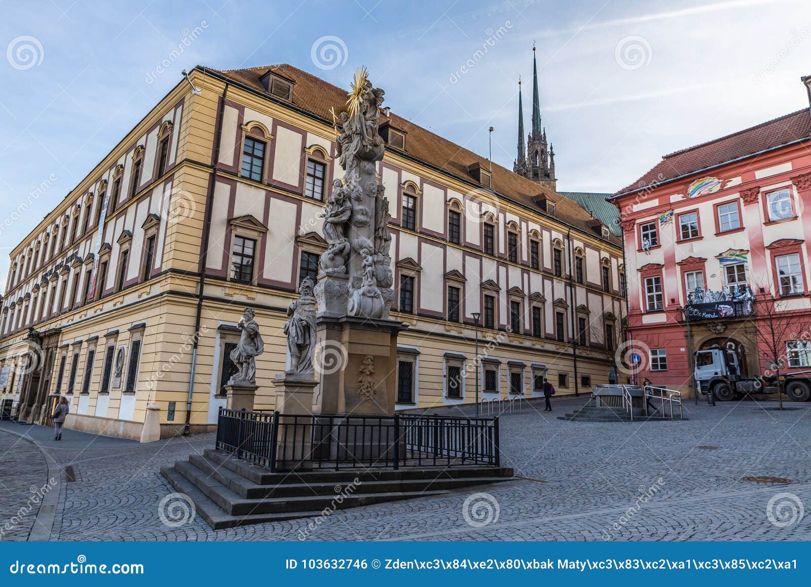 https://mdw-travel-data-us-east-1.s3.amazonaws.com/img/country/Czech-Republic/Holy-Trinity-Cathedral/img_03.jpg