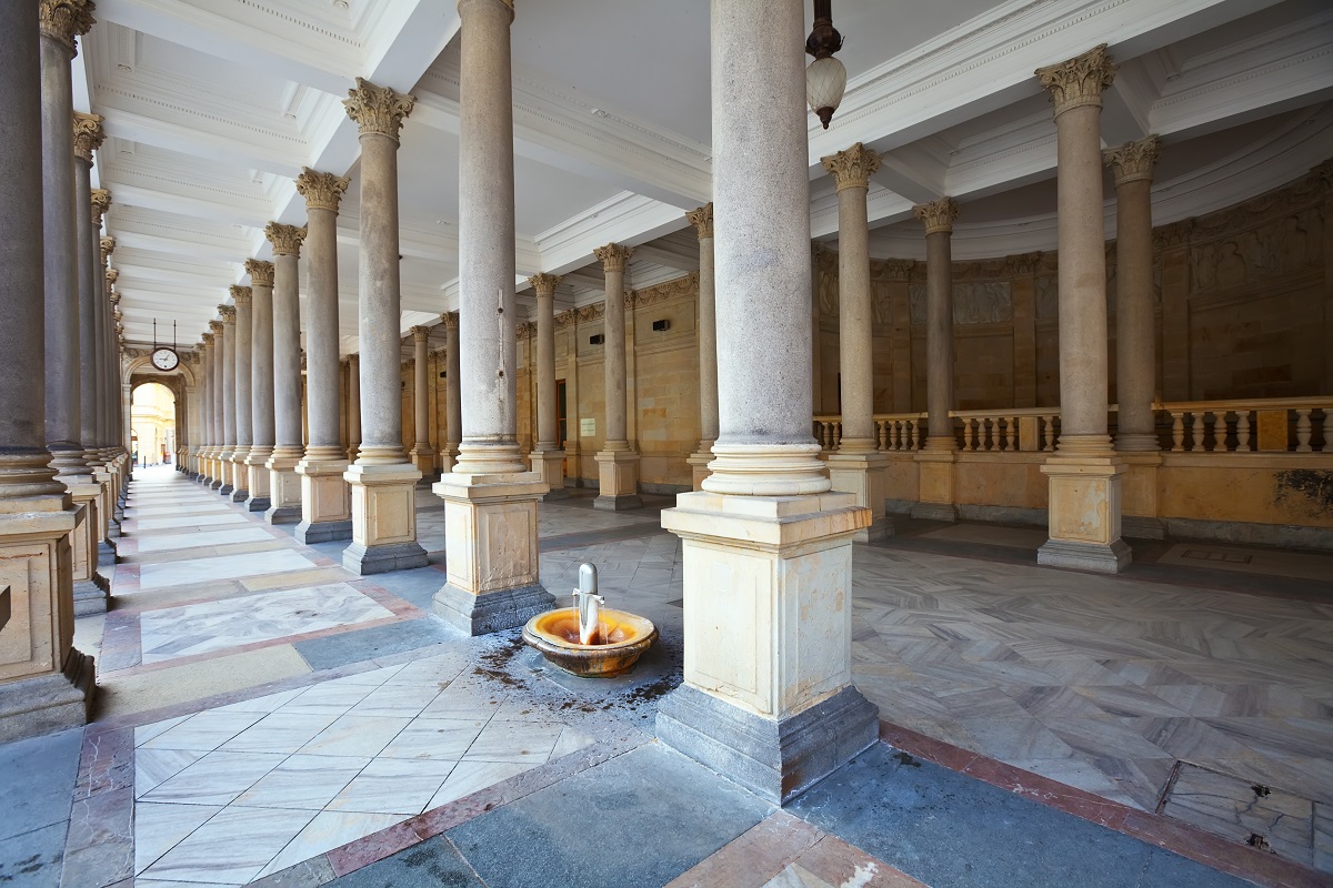 https://mdw-travel-data-us-east-1.s3.amazonaws.com/img/country/Czech-Republic/Hot-Spring/img_00.jpg
