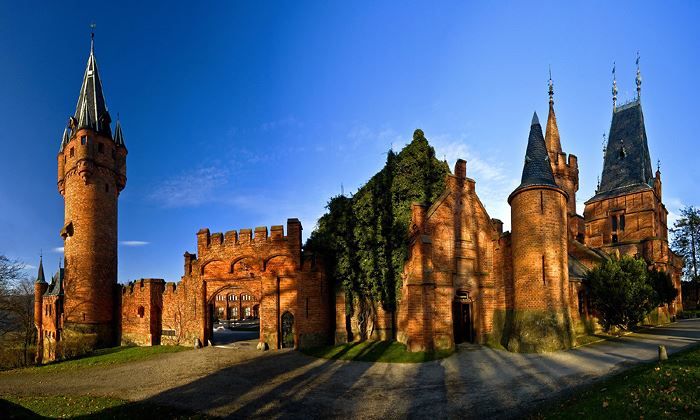 https://mdw-travel-data-us-east-1.s3.amazonaws.com/img/country/Czech-Republic/Hradec-nad-Moravici/img_01.jpg
