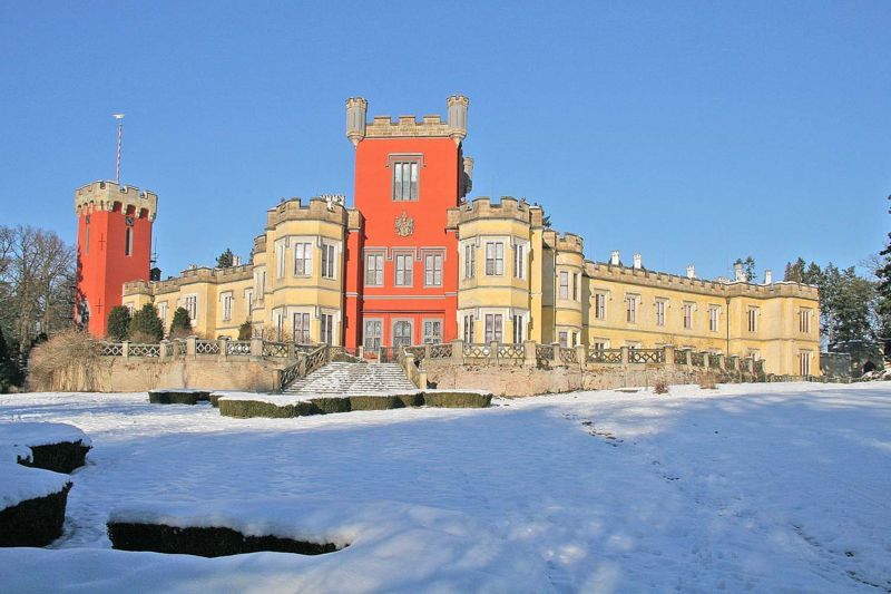 https://mdw-travel-data-us-east-1.s3.amazonaws.com/img/country/Czech-Republic/Hradek-u-Nechanic-Castle/img_01.jpg
