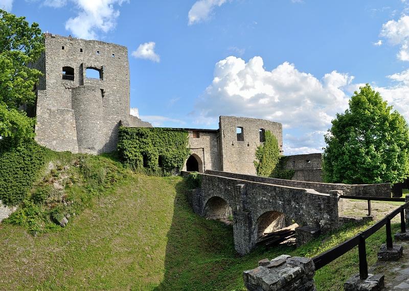 https://mdw-travel-data-us-east-1.s3.amazonaws.com/img/country/Czech-Republic/Hukvaldy/img_02.jpg