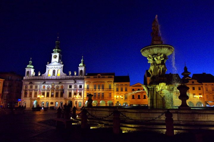 https://mdw-travel-data-us-east-1.s3.amazonaws.com/img/country/Czech-Republic/Hvezdarna-Vetruse/img_00.jpg