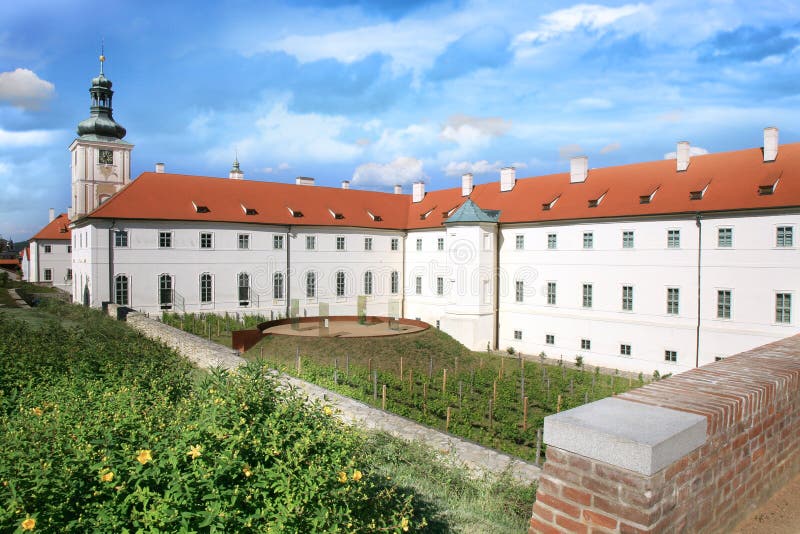 https://mdw-travel-data-us-east-1.s3.amazonaws.com/img/country/Czech-Republic/Jesuit-College/img_03.jpg