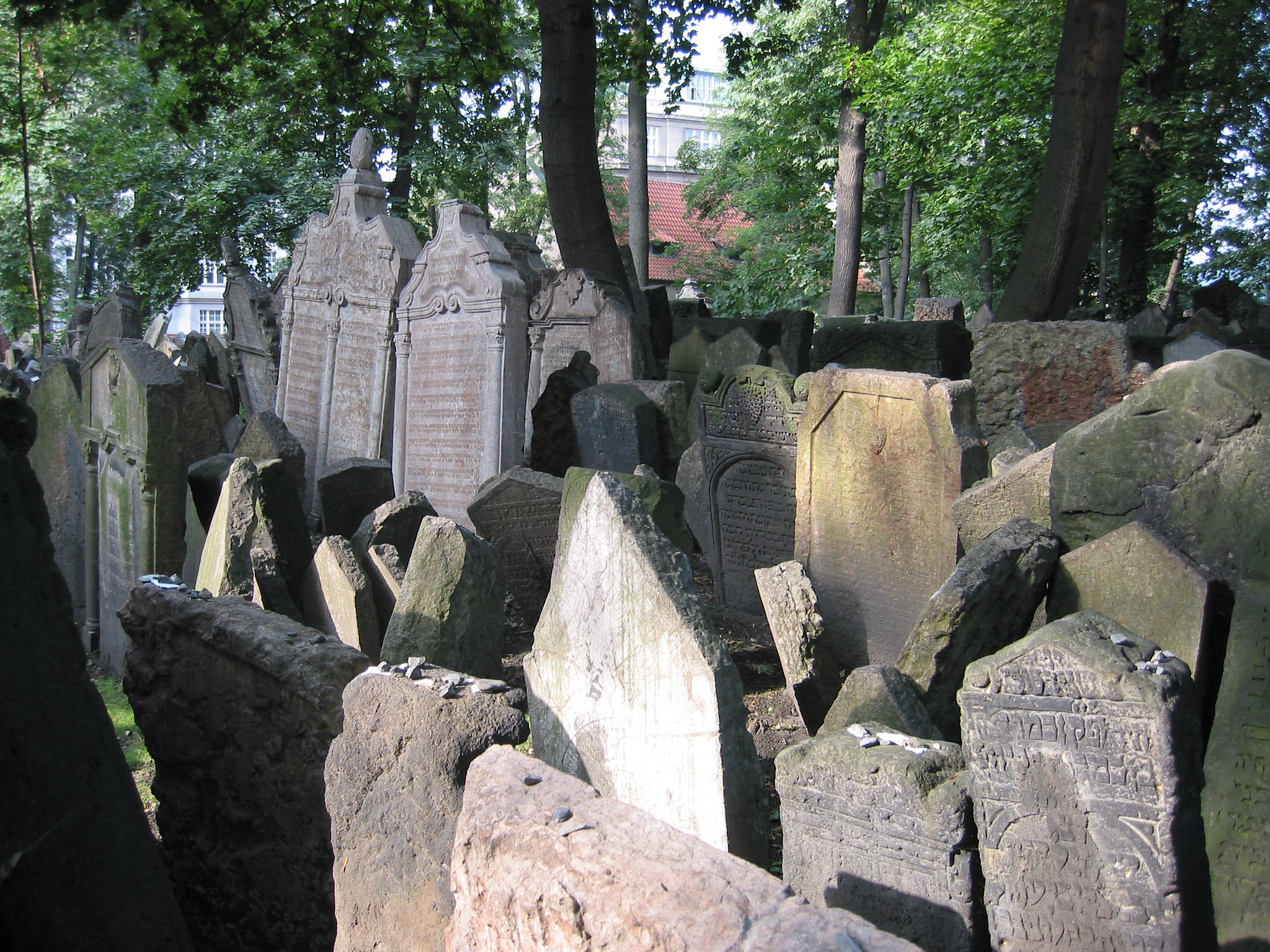 https://mdw-travel-data-us-east-1.s3.amazonaws.com/img/country/Czech-Republic/Jewish-Cemetery-in-Havlickuv-Brod/img_03.jpg