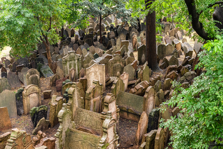 https://mdw-travel-data-us-east-1.s3.amazonaws.com/img/country/Czech-Republic/Jewish-Cemetery/img_03.jpg