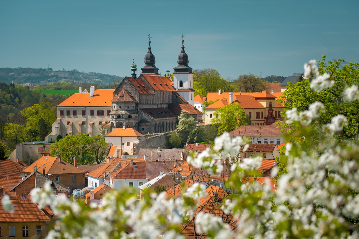 https://mdw-travel-data-us-east-1.s3.amazonaws.com/img/country/Czech-Republic/Jewish-Quarter-in-Trebic/img_01.jpg