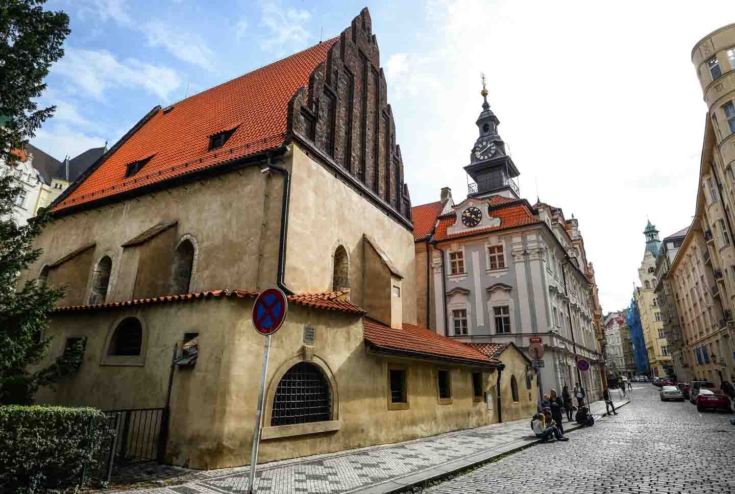 https://mdw-travel-data-us-east-1.s3.amazonaws.com/img/country/Czech-Republic/Jewish-Quarter/img_02.jpg