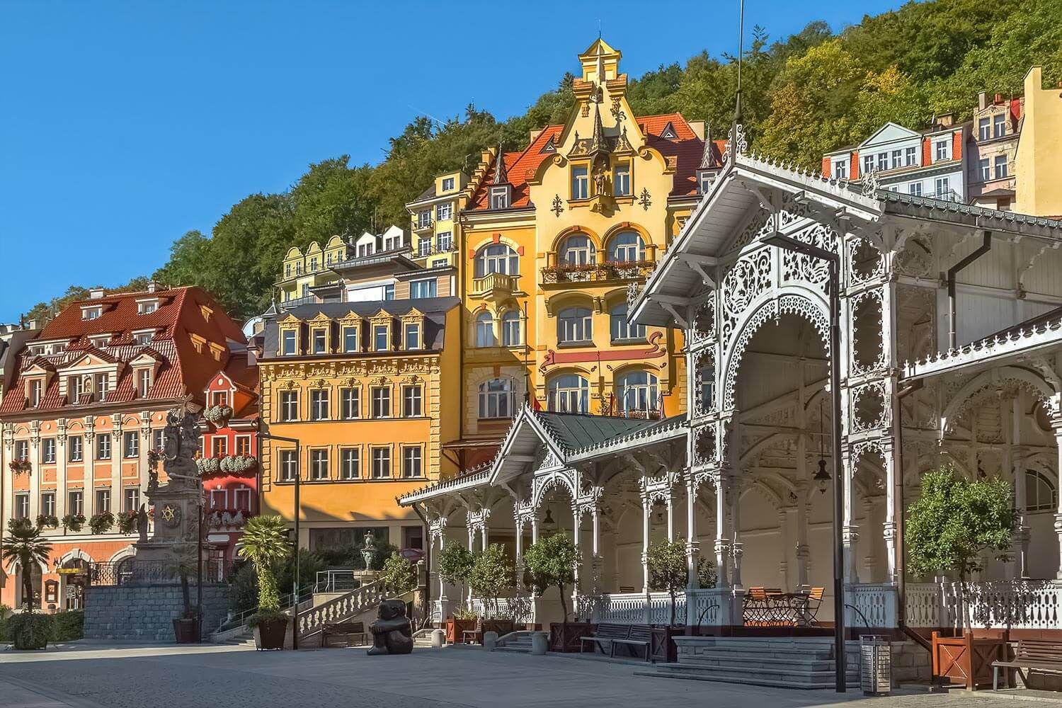 https://mdw-travel-data-us-east-1.s3.amazonaws.com/img/country/Czech-Republic/Karlovy-Vary-City-Theatre/img_01.jpg