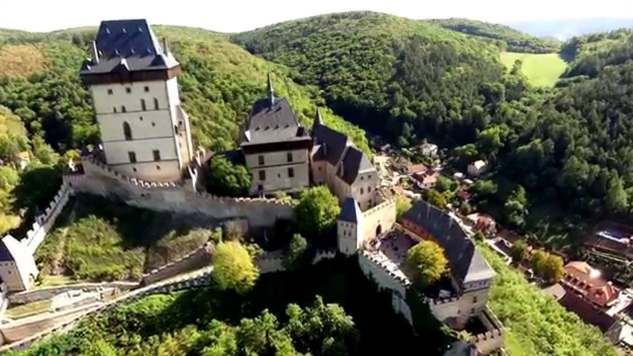 https://mdw-travel-data-us-east-1.s3.amazonaws.com/img/country/Czech-Republic/Karlstejn-Castle/img_03.jpg
