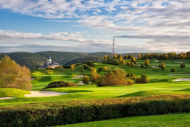 https://mdw-travel-data-us-east-1.s3.amazonaws.com/img/country/Czech-Republic/Karlstejn-Golf-Resort/img_01.jpg