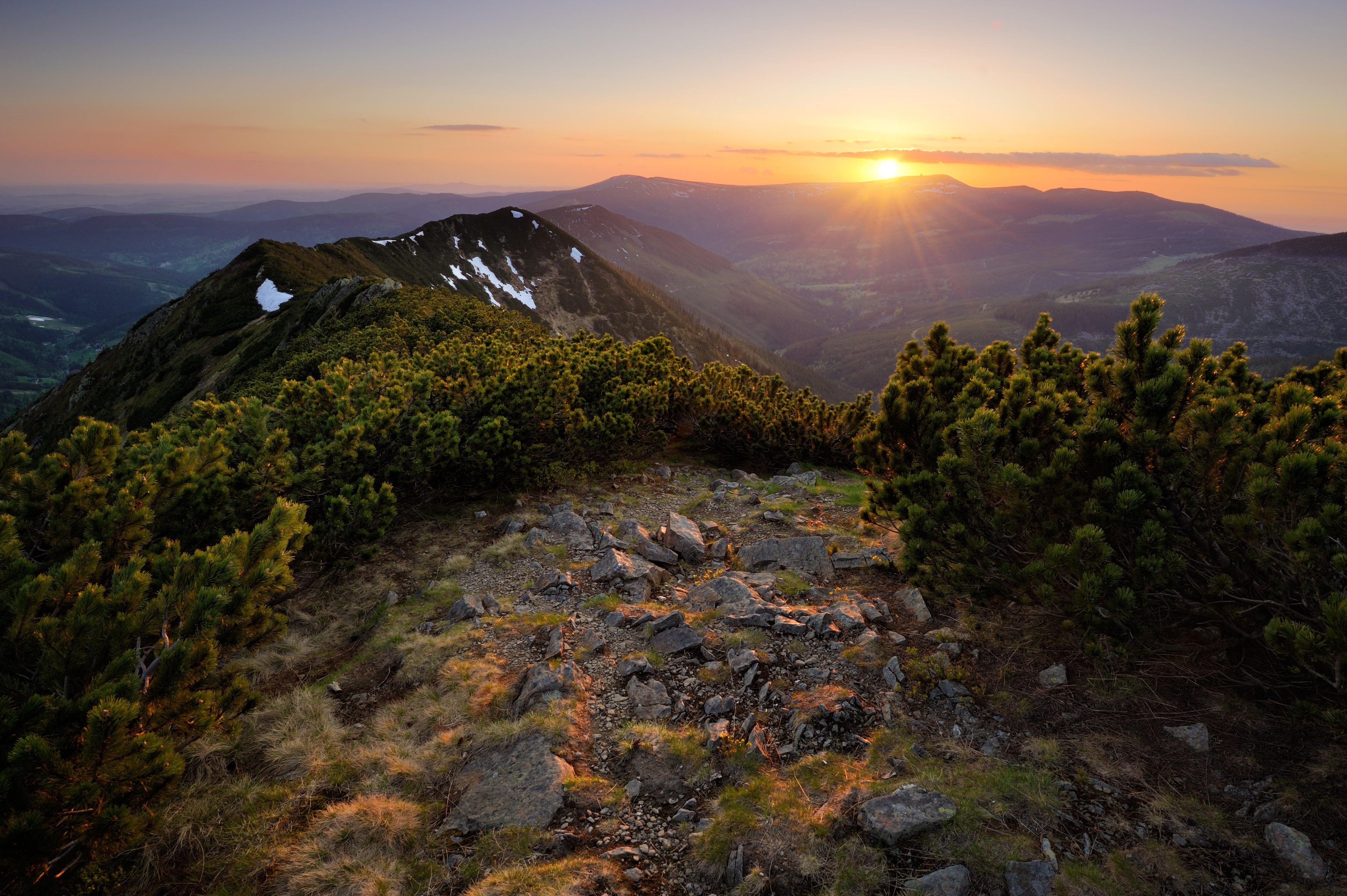 https://mdw-travel-data-us-east-1.s3.amazonaws.com/img/country/Czech-Republic/Klet-Mountain/img_03.jpg