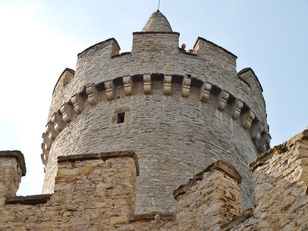 https://mdw-travel-data-us-east-1.s3.amazonaws.com/img/country/Czech-Republic/Kokorin-Castle/img_01.jpg