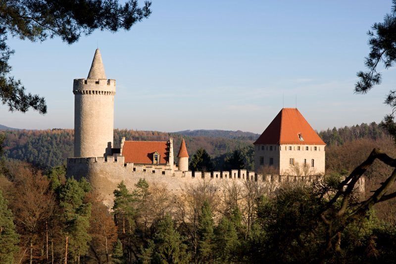 https://mdw-travel-data-us-east-1.s3.amazonaws.com/img/country/Czech-Republic/Kokorin-Castle/img_03.jpg