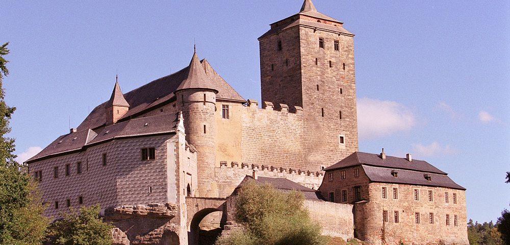 https://mdw-travel-data-us-east-1.s3.amazonaws.com/img/country/Czech-Republic/Kost-Castle/img_01.jpg