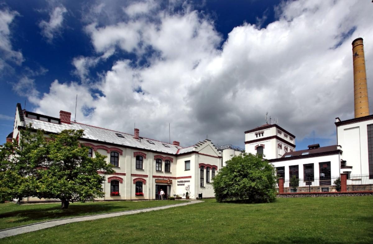 https://mdw-travel-data-us-east-1.s3.amazonaws.com/img/country/Czech-Republic/Kozel-Brewery/img_01.jpg