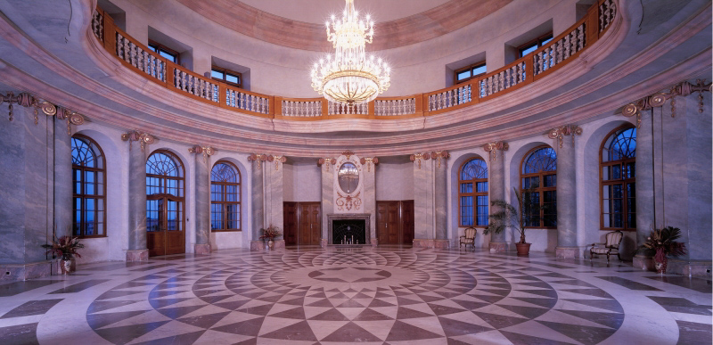 https://mdw-travel-data-us-east-1.s3.amazonaws.com/img/country/Czech-Republic/Kralova-Koruna-Chateau/img_04.jpg