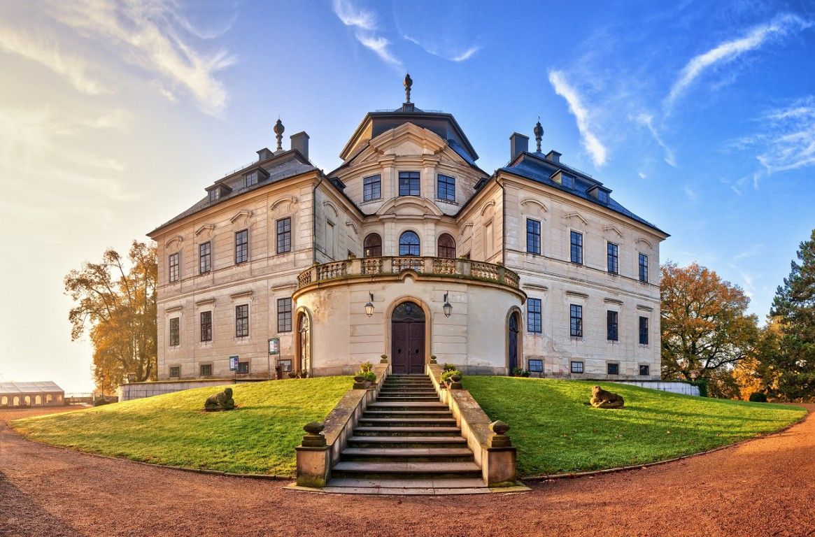 https://mdw-travel-data-us-east-1.s3.amazonaws.com/img/country/Czech-Republic/Kralova-Koruna-Chateau/img_05.jpg