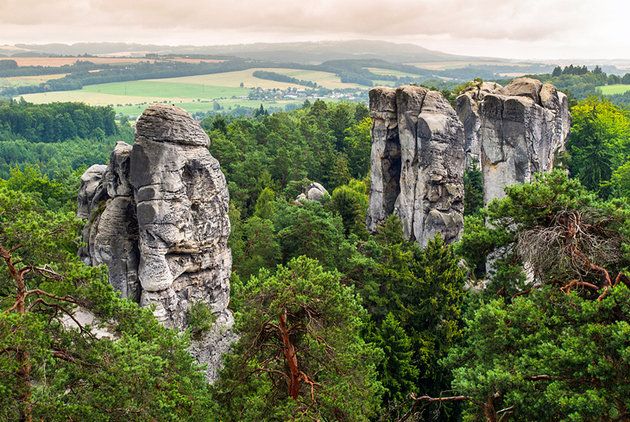 https://mdw-travel-data-us-east-1.s3.amazonaws.com/img/country/Czech-Republic/Kremesnik-Castle/img_02.jpg