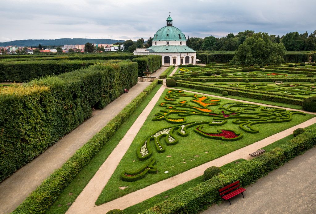 https://mdw-travel-data-us-east-1.s3.amazonaws.com/img/country/Czech-Republic/Kromeriz-Castle/img_02.jpg