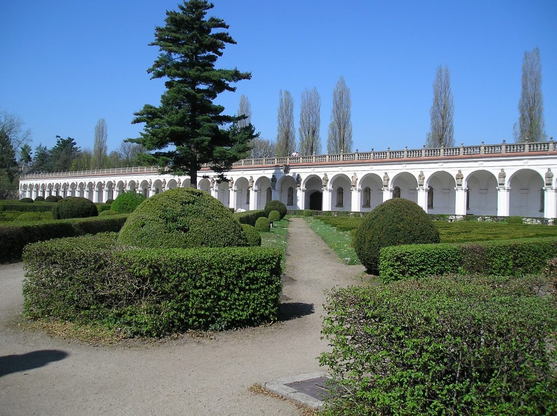 https://mdw-travel-data-us-east-1.s3.amazonaws.com/img/country/Czech-Republic/Kromeriz/img_03.jpg