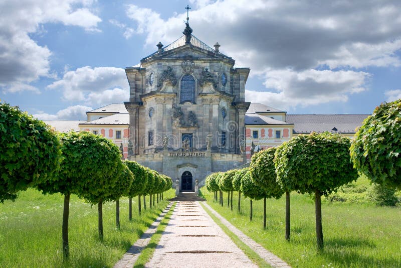 https://mdw-travel-data-us-east-1.s3.amazonaws.com/img/country/Czech-Republic/Kuks-Hospital/img_01.jpg