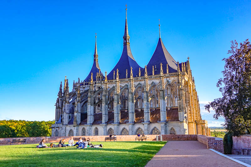https://mdw-travel-data-us-east-1.s3.amazonaws.com/img/country/Czech-Republic/Kutna-Hora/img_01.jpg