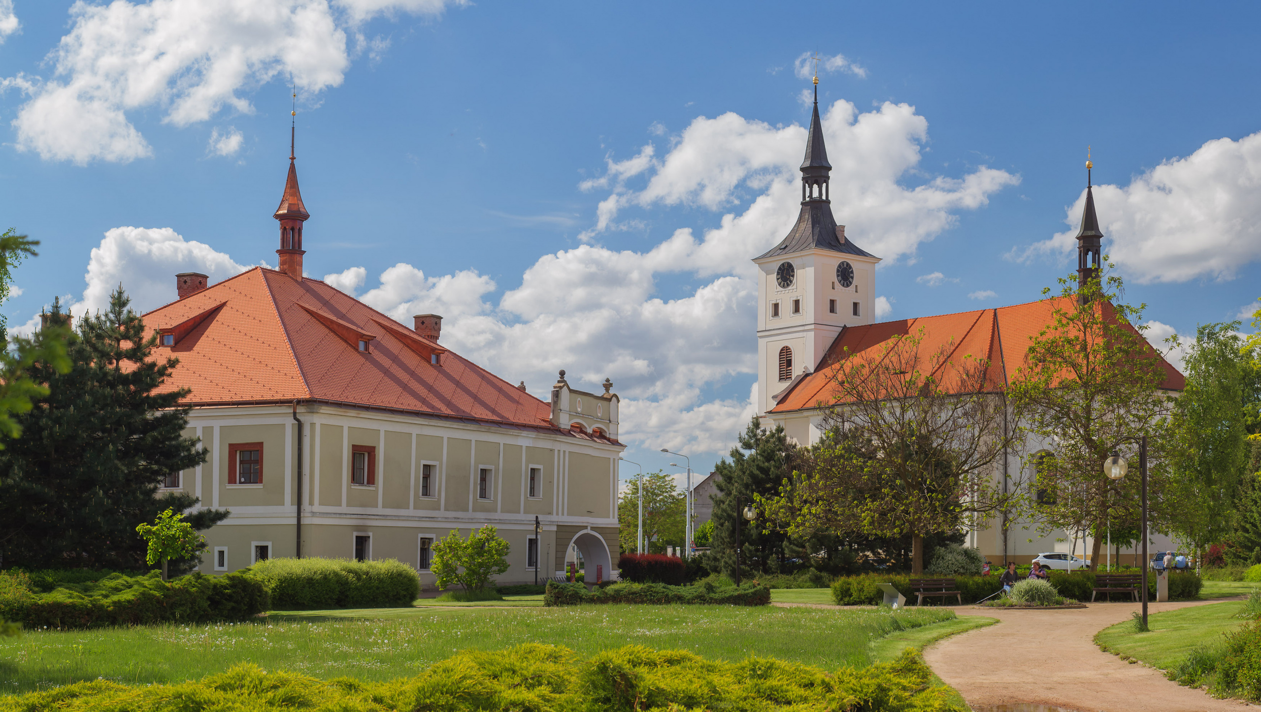 https://mdw-travel-data-us-east-1.s3.amazonaws.com/img/country/Czech-Republic/Lazne-Bohdanec/img_02.jpg