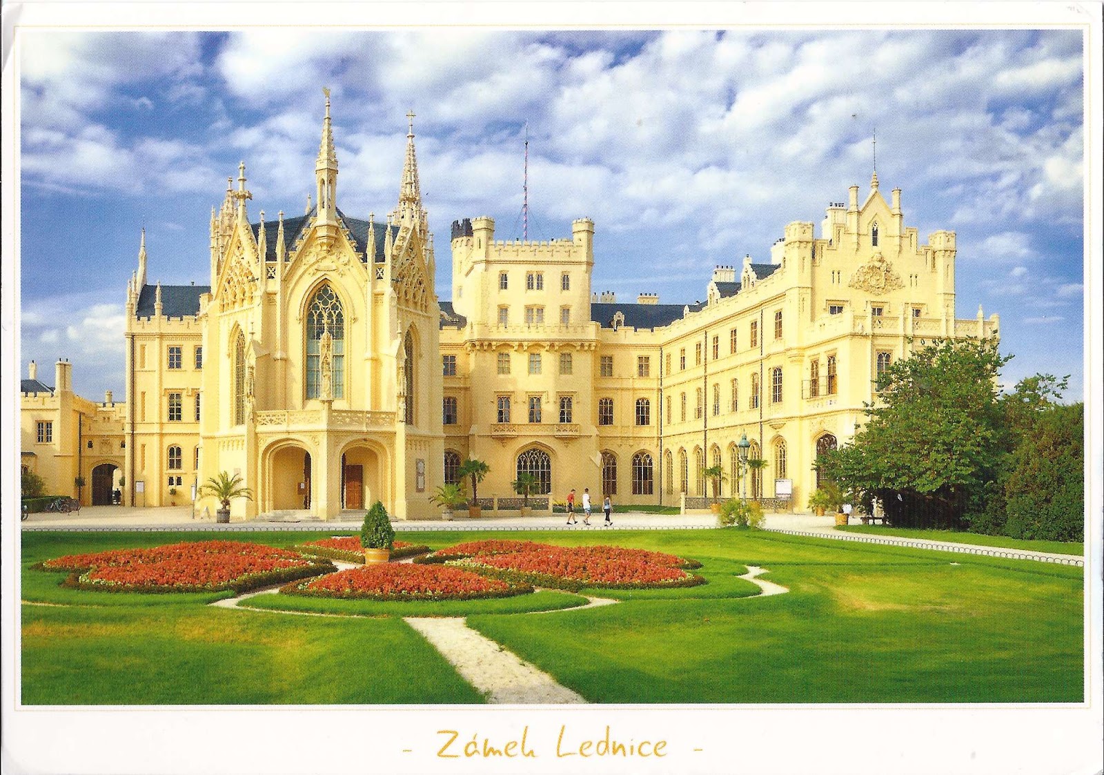 https://mdw-travel-data-us-east-1.s3.amazonaws.com/img/country/Czech-Republic/Lednice-Castle/img_01.jpg